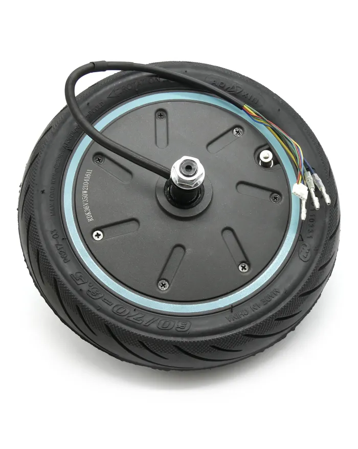 Pneumatico posteriore 350W + motore tubolare Motus Scooty 10