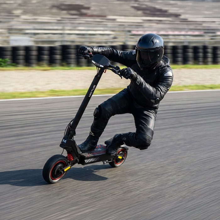 Motus Daytona 10 Max Electric Scooter - Specifications and Performance