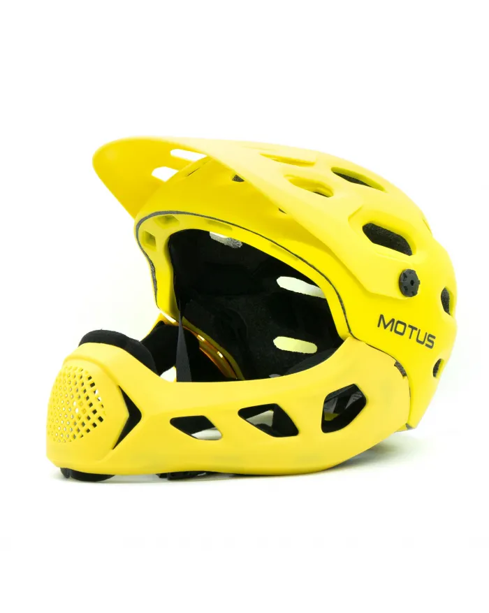 MOTUS FULL FACE HELMET SIZE M/L CB-49