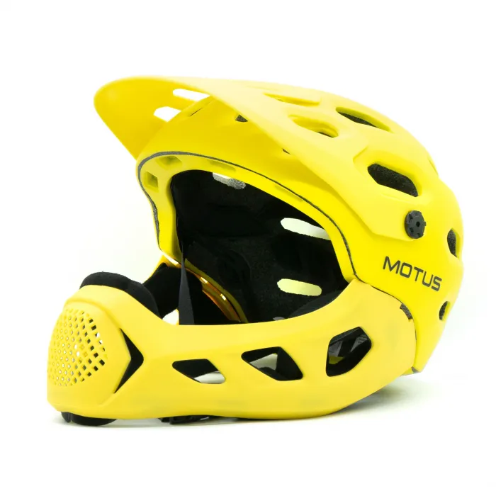 MOTUS FULL FACE HELMET SIZE M/L CB-49