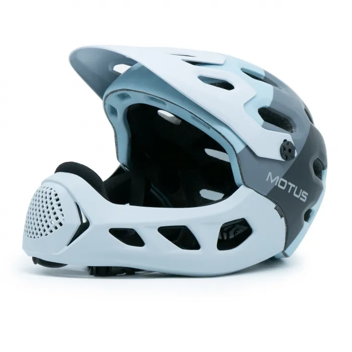 MOTUS Full Face Helmet Size M/L CB-49