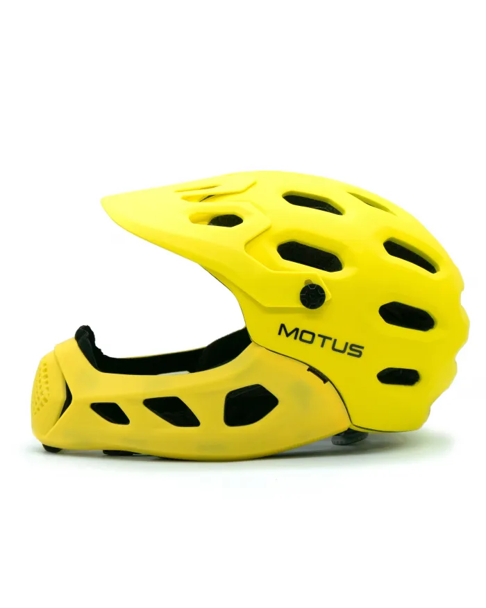 MOTUS FULL FACE HELMET SIZE M/L CB-49